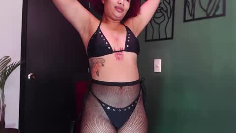 Snapshot of hot_chocolate_4u chatting on February 28, 2026, 2:18 pm hot chocolate 4u online show from February 28, 2026, 2:18 pm