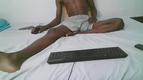 hot_guys88 online show from May 14, 2026, 10:33 am