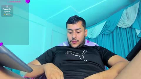 Snapshot of hot_latino_boy_ chatting on November 19, 2025, 5:07 am Alejandro online show from November 19, 2025, 5:07 am