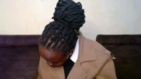 Linah online show from November 5, 2025, 6:52 pm