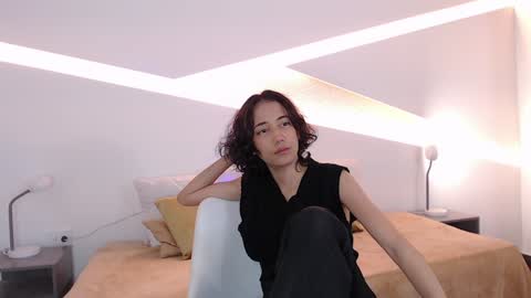 Snapshot of hot_little_bunny chatting on December 10, 2024, 9:33 pm Alana online show from December 10, 2024, 9:33 pm