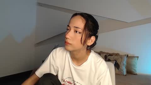 Snapshot of hot_little_bunny chatting on October 8, 2025, 10:29 pm Alana online show from October 8, 2025, 10:29 pm