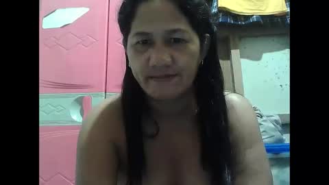 hotmama online show from November 1, 2025, 7:16 pm