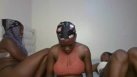 Hot petite online show from November 10, 2025, 1:37 am