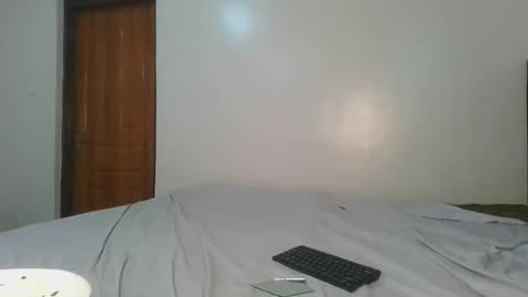 Hot petite online show from April 7, 2026, 7:25 pm