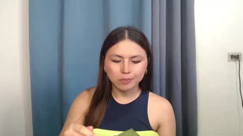 Snapshot of hot_precious_nikki chatting on February 26, 2026, 2:43 am Nikki online show from February 26, 2026, 2:43 am