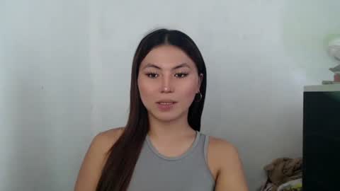 Snapshot of hot_precious_nikki chatting on April 6, 2026, 5:41 am Nikki online show from April 6, 2026, 5:41 am
