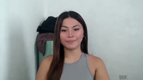 Snapshot of hot_precious_nikki chatting on April 17, 2026, 4:26 am Nikki online show from April 17, 2026, 4:26 am