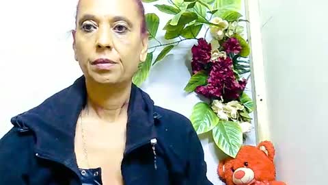 hot queen online show from June 22, 2026, 4:31 am