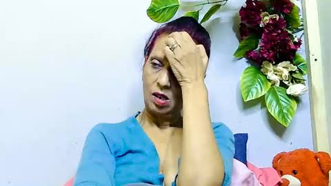 hot queen online show from June 25, 2026, 5:12 am
