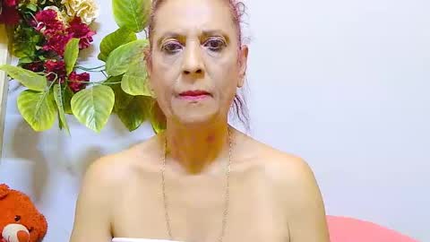 hot queen online show from July 18, 2026, 6:50 am