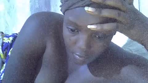 Snapshot of hot_raylah chatting on April 17, 2026, 5:05 pm RAYLAH online show from April 17, 2026, 5:05 pm