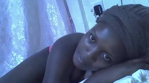 Snapshot of hot_raylah chatting on April 24, 2026, 8:11 pm RAYLAH online show from April 24, 2026, 8:11 pm