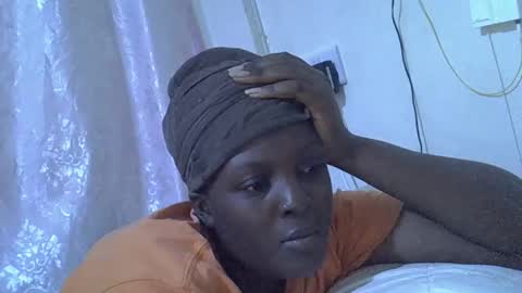 Snapshot of hot_raylah chatting on April 29, 2026, 6:25 pm RAYLAH online show from April 29, 2026, 6:25 pm