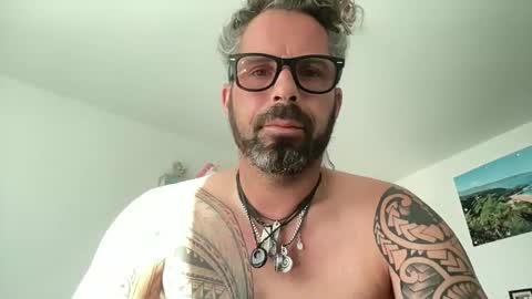 letmedoo2 online show from November 28, 2025, 9:56 am