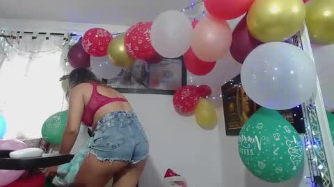 Snapshot of hot_sexy_bunny chatting on December 3, 2024, 7:11 pm hot sexy bunny online show from December 3, 2024, 7:11 pm