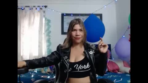 Snapshot of hot_sexy_bunny chatting on January 21, 2025, 12:18 pm hot sexy bunny online show from January 21, 2025, 12:18 pm