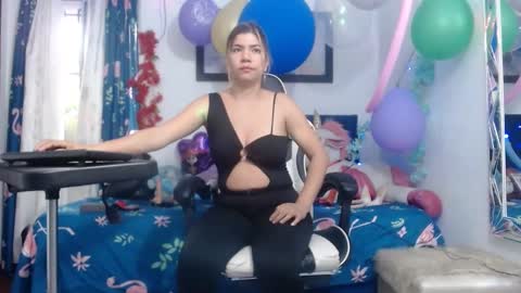 Snapshot of hot_sexy_bunny chatting on January 23, 2025, 12:30 pm hot sexy bunny online show from January 23, 2025, 12:30 pm