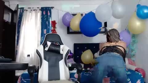 Snapshot of hot_sexy_bunny chatting on January 28, 2025, 3:35 pm hot sexy bunny online show from January 28, 2025, 3:35 pm