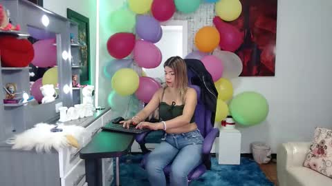 Snapshot of hot_sexy_bunny chatting on October 1, 2025, 1:17 pm hot sexy bunny online show from October 1, 2025, 1:17 pm