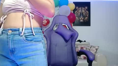 Snapshot of hot_sexy_bunny chatting on October 20, 2025, 1:22 pm hot sexy bunny online show from October 20, 2025, 1:22 pm