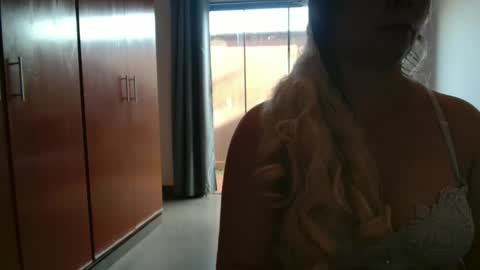 Snapshot of hot_wiffe chatting on December 22, 2025, 10:23 am couple without tabus online show from December 22, 2025, 10:23 am