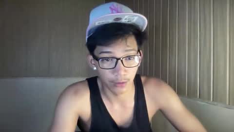 hotasian_jerome online show from May 12, 2026, 8:55 am
