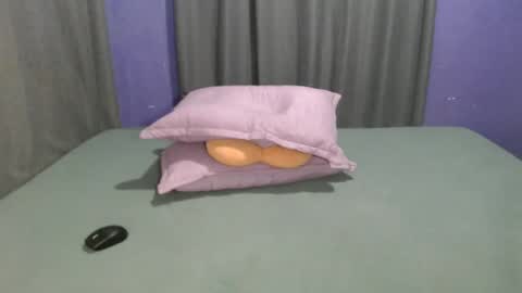 hotasian_pinky online show from July 5, 2026, 1:18 pm