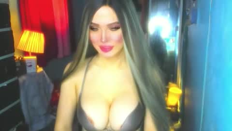 Snapshot of hotbabe_tanya chatting on January 17, 2026, 1:32 am T A N Y A online show from January 17, 2026, 1:32 am