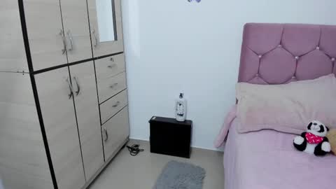 lesly and ander online show from March 9, 2025, 11:14 pm