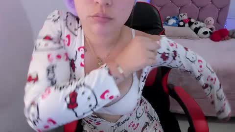 Snapshot of hotbbcwife chatting on May 11, 2026, 7:11 pm lesly and ander online show from May 11, 2026, 7:11 pm