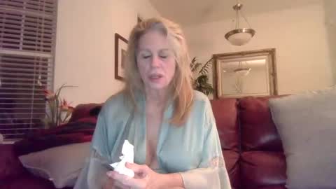 Snapshot of hotblondemilf1962 chatting on January 6, 2025, 9:19 am hotblondemilf1962 online show from January 6, 2025, 9:19 am