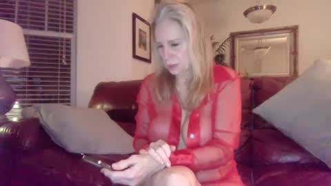 Snapshot of hotblondemilf1962 chatting on January 11, 2025, 4:38 am hotblondemilf1962 online show from January 11, 2025, 4:38 am