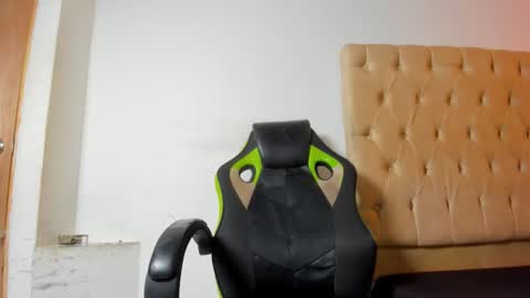 Snapshot of hotblosson chatting on November 5, 2025, 1:44 pm hotblosson online show from November 5, 2025, 1:44 pm