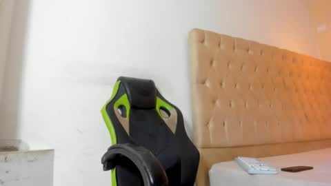 Snapshot of hotblosson chatting on December 1, 2025, 1:49 pm hotblosson online show from December 1, 2025, 1:49 pm