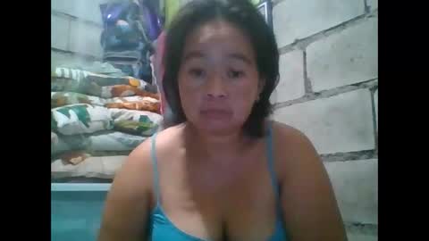 hotchicks4uxx online show from April 7, 2026, 12:22 am