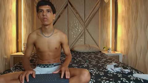 Snapshot of hotcouple_222 chatting on February 15, 2026, 7:51 am hotcouple_222 online show from February 15, 2026, 7:51 am