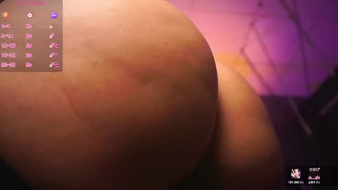 Snapshot of hotdesy_ chatting on December 27, 2024, 9:39 am Mistress online show from December 27, 2024, 9:39 am