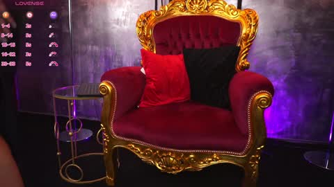 Snapshot of hotdesy_ chatting on February 4, 2025, 3:22 am Mistress online show from February 4, 2025, 3:22 am