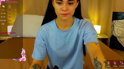Snapshot of hotdevilsss chatting on February 28, 2025, 2:20 am SWEET DEVILS PUSSY online show from February 28, 2025, 2:20 am