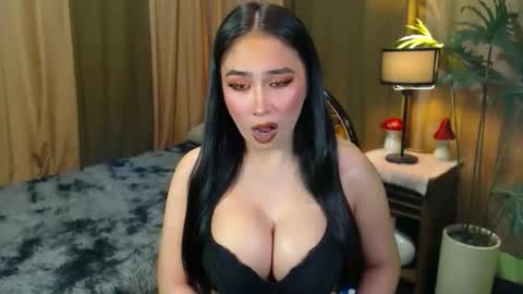 Snapshot of hotevatrans chatting on November 5, 2025, 11:05 pm EVA online show from November 5, 2025, 11:05 pm