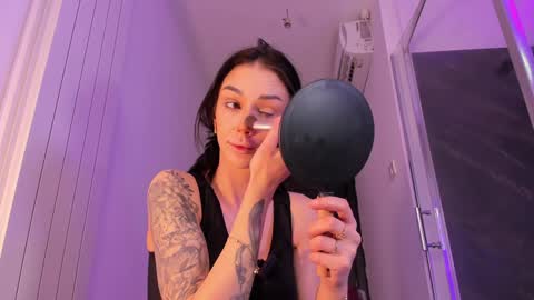 hotfallingdevil online show from March 5, 2026, 5:36 am