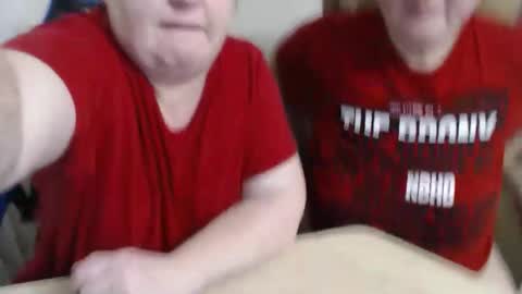 Snapshot of hotfiremommy chatting on February 8, 2026, 8:01 pm LimonkaFire online show from February 8, 2026, 8:01 pm