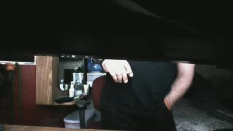 Hotfreakinstud online show from April 9, 2026, 7:47 am