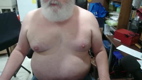 Snapshot of hotgrandpa594u chatting on December 1, 2025, 6:24 pm hotgrandpa594u online show from December 1, 2025, 6:24 pm