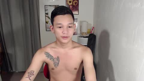 Snapshot of hotguy0503 chatting on October 20, 2025, 10:32 pm hotguy0503 online show from October 20, 2025, 10:32 pm