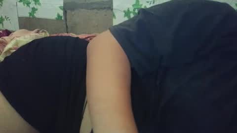 hotiemorenagurl18 online show from January 6, 2026, 5:33 am