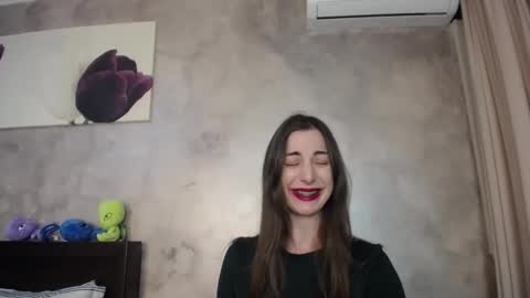 Snapshot of hotilia18 chatting on February 3, 2026, 5:40 pm Lia online show from February 3, 2026, 5:40 pm