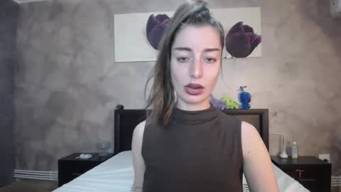 Snapshot of hotilia18 chatting on February 11, 2026, 10:09 am Lia online show from February 11, 2026, 10:09 am