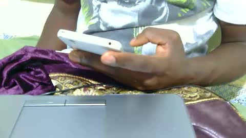 Snapshot of hotjune2t6 chatting on April 30, 2026, 12:33 pm malaika online show from April 30, 2026, 12:33 pm